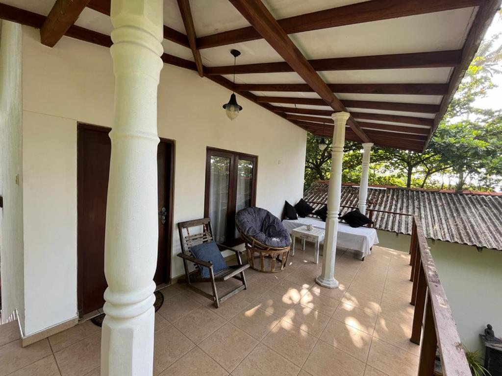 Beach House Kalukatiya - Family Villa, Seaview Room, Garden Room Dikwella Exteriör bild